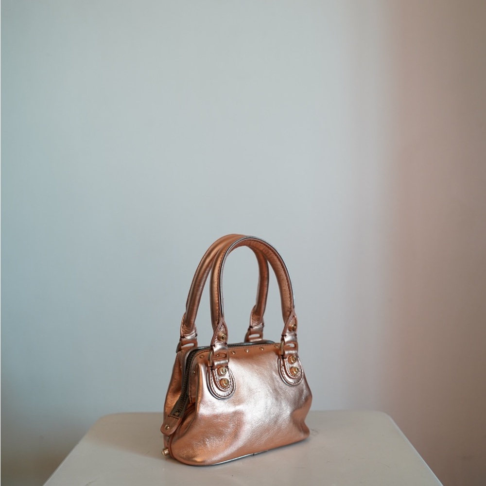 Chic Metallic Handbag - Picture 4 of 4